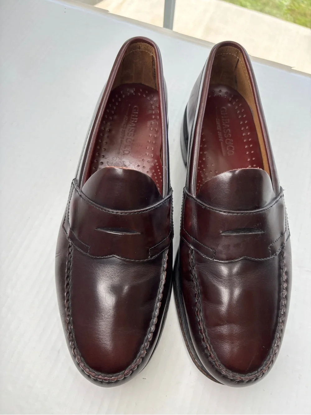 G H Bass Weejuns Penny Loafers Mens Size 9.5 EE Burgundy Leather Classic Preppy